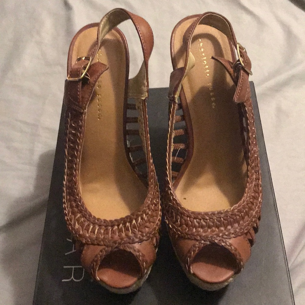 Straw wedge sandals